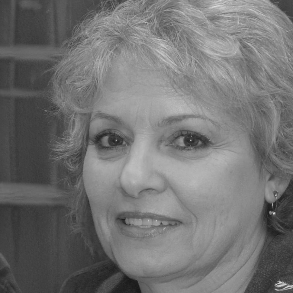 Retrato profesional de instructora financiera experimentada